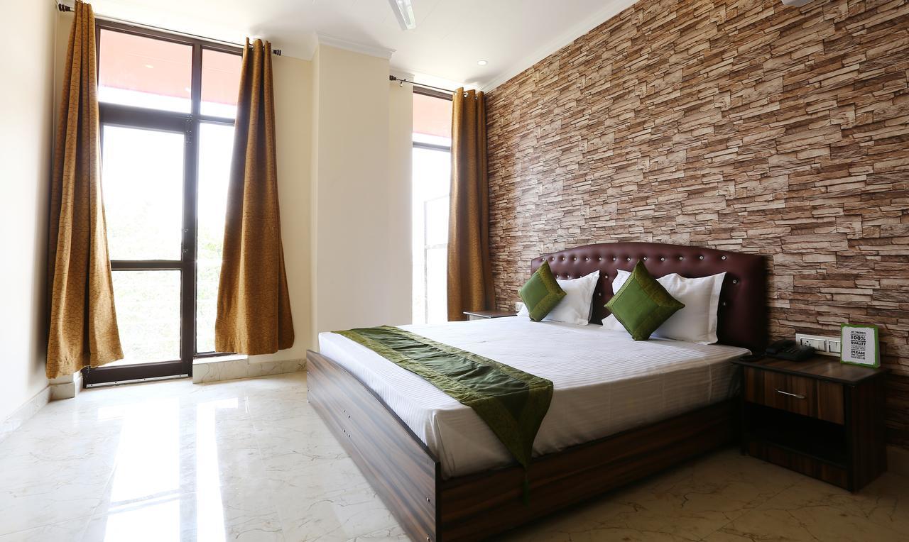 Treebo Blessing Bells Hotel Dehradun Ngoại thất bức ảnh
