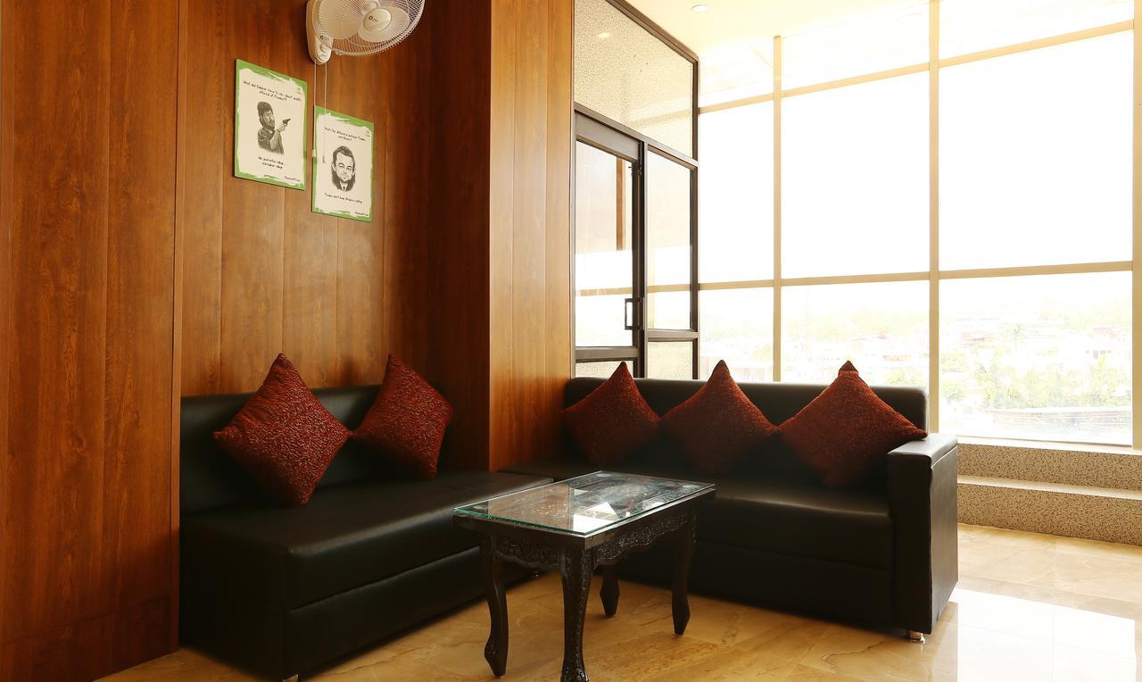 Treebo Blessing Bells Hotel Dehradun Ngoại thất bức ảnh